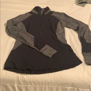 Lululemon long sleeve 1/2 zip pullover, size 6, like new condition